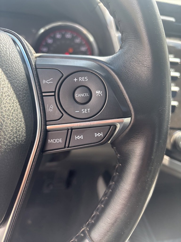 Used 2018 Toyota Camry XSE image 16