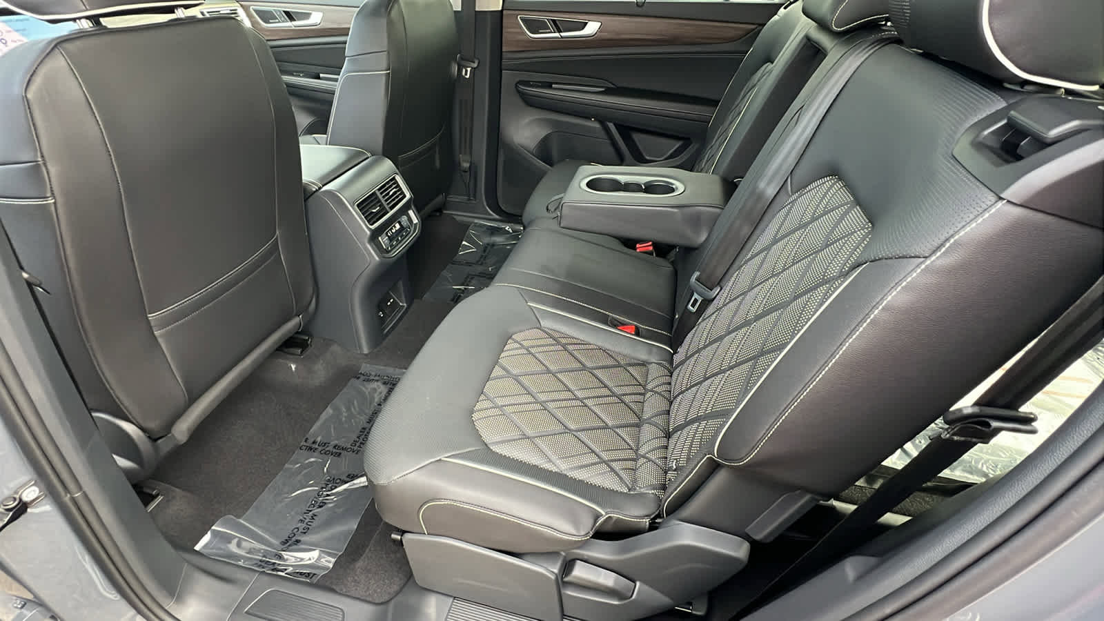 New 2026 Volkswagen Atlas SEL Premium R-Line image 24