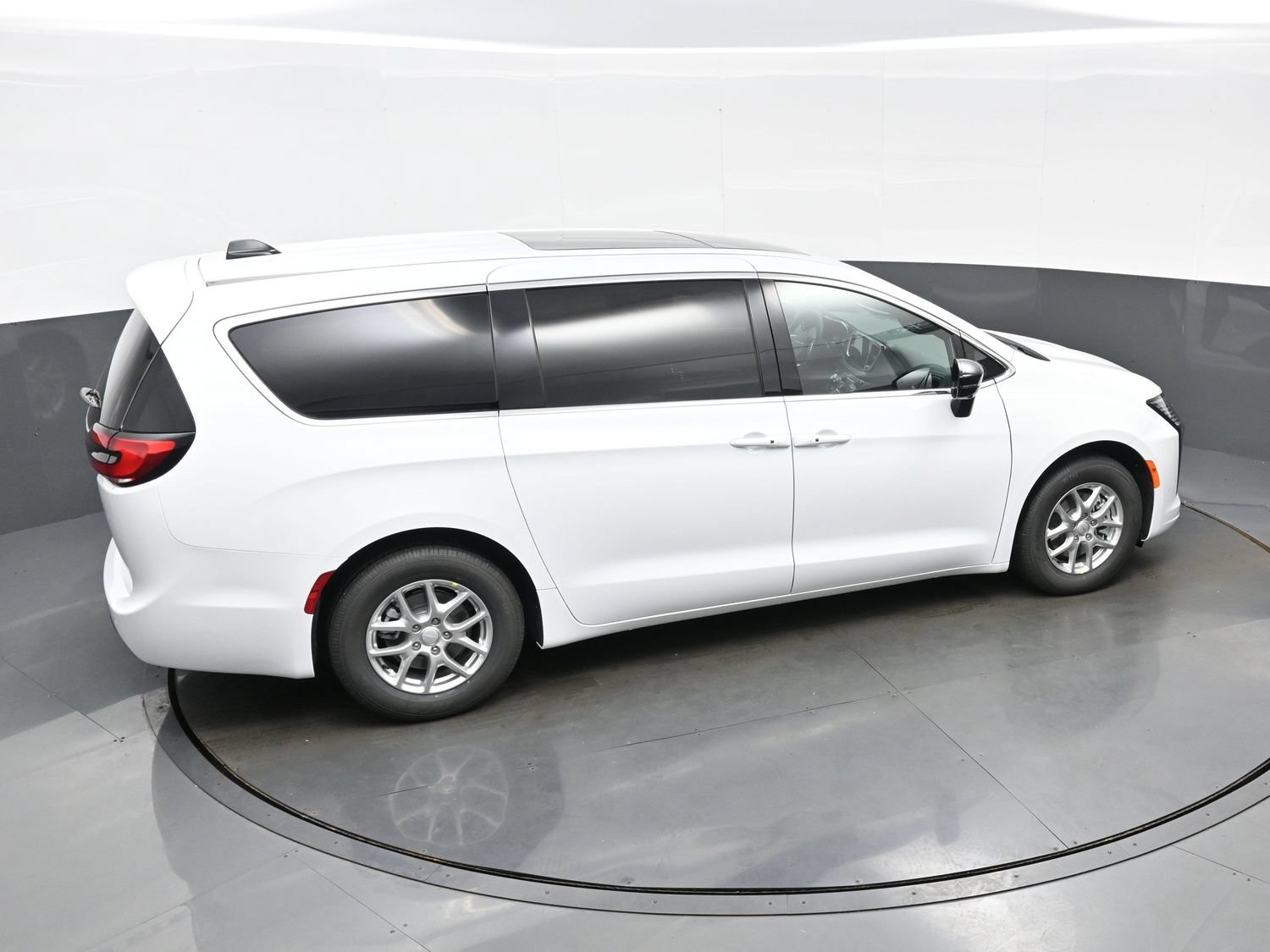 New 2027 Chrysler Pacifica Select w/ Family Tech Group FWD image 26