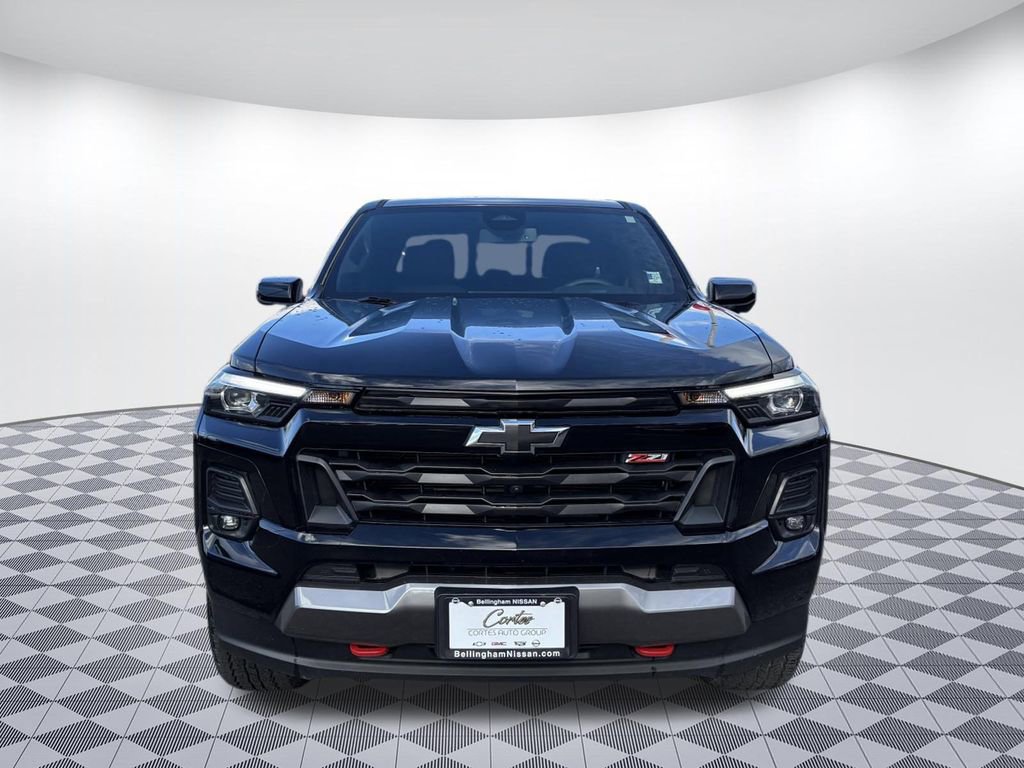 Used 2025 Chevrolet Colorado Z71 w/ Technology Package image 3