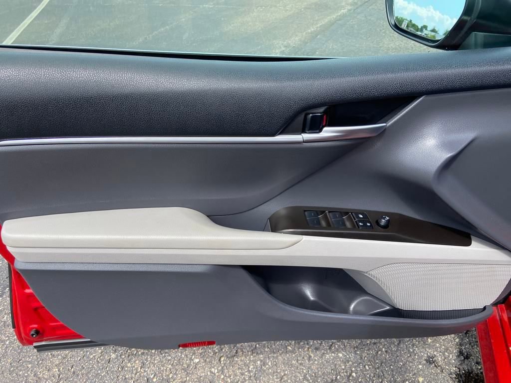 Used 2023 Toyota Camry LE image 13