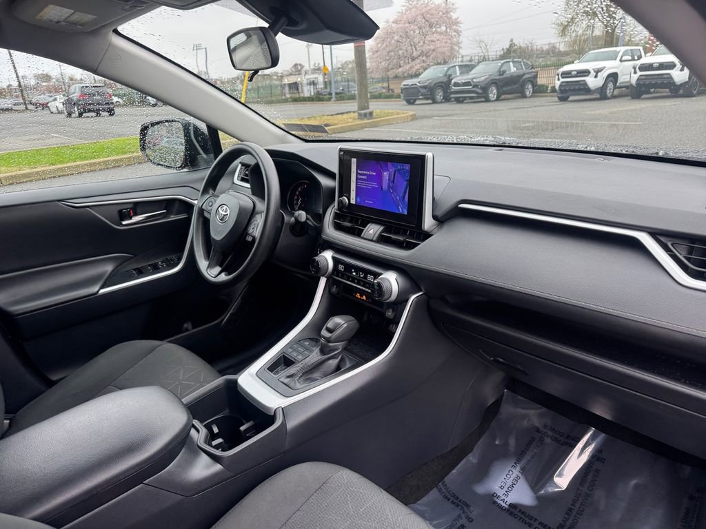 Used 2024 Toyota RAV4 XLE image 16