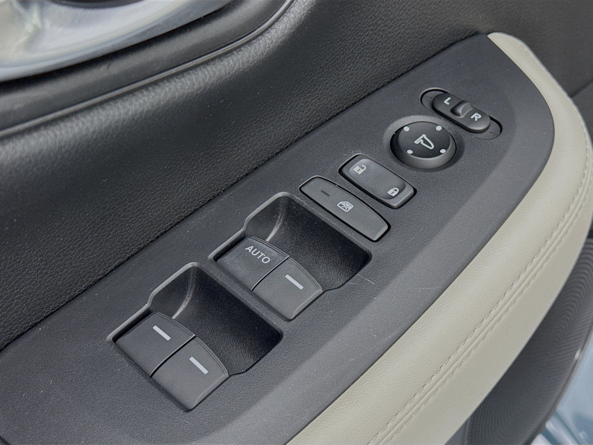 Certified 2024 Honda HR-V LX image 17