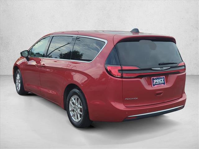 Used 2025 Chrysler Pacifica Select FWD image 7
