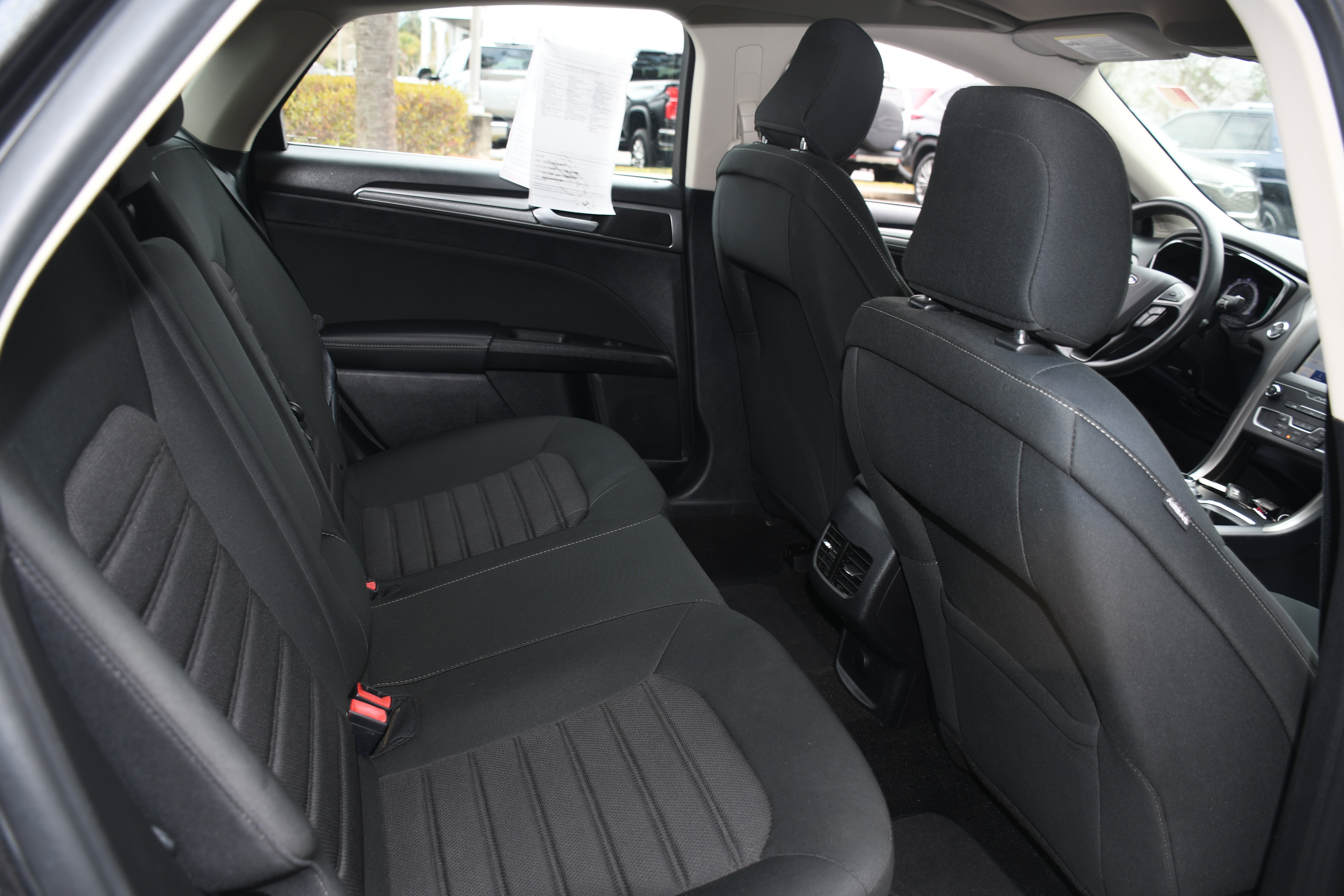 Used 2020 Ford Fusion SE image 17