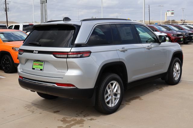 New 2026 Jeep Grand Cherokee Laredo w/ MOPAR Finishing Package RWD image 6