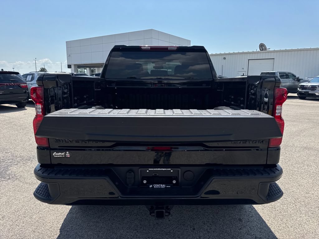Used 2025 Chevrolet Silverado 1500 Custom Trail Boss w/ LPO, Dark Essentials Package AWD/4WD image 12