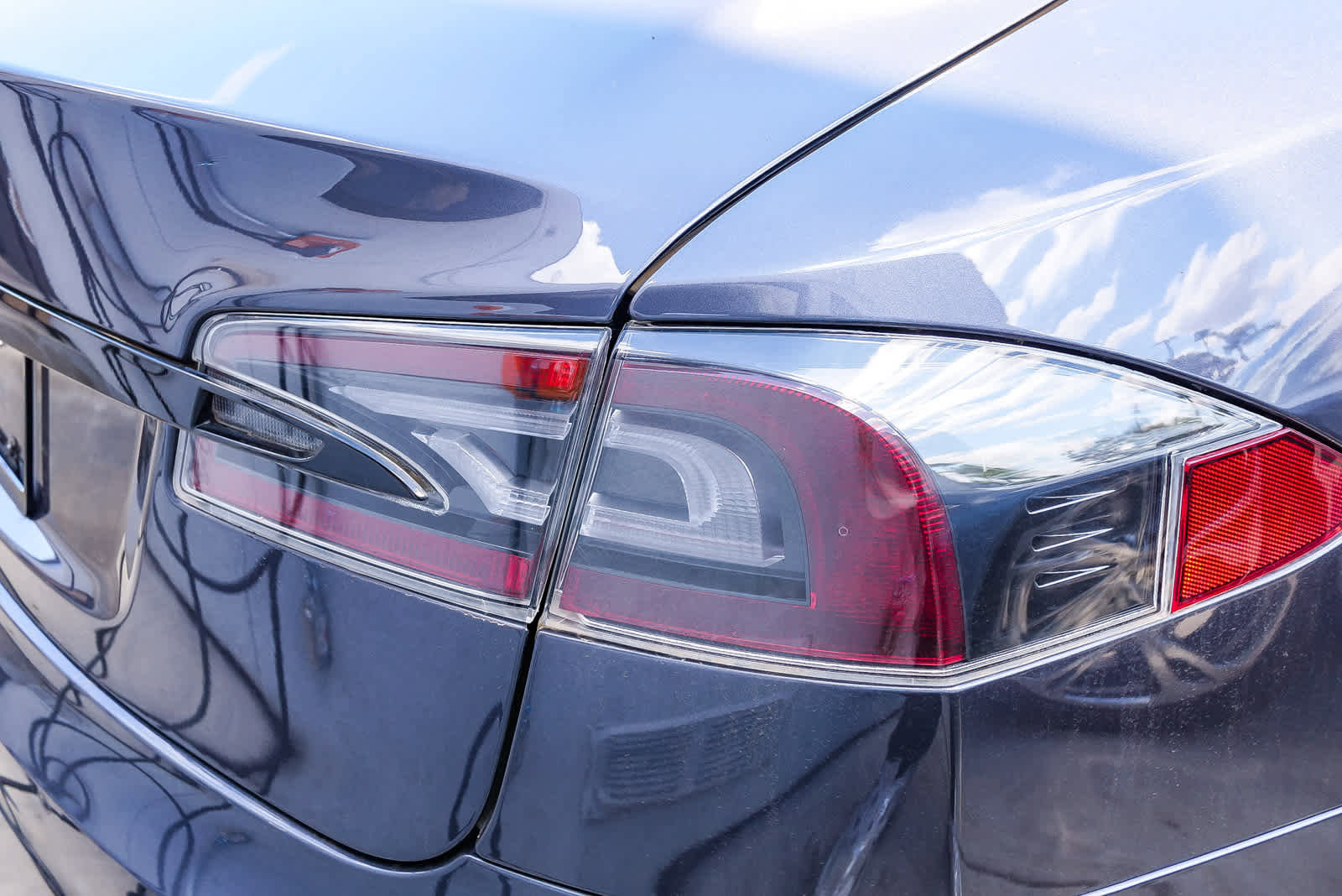 Used 2022 Tesla Model S image 12