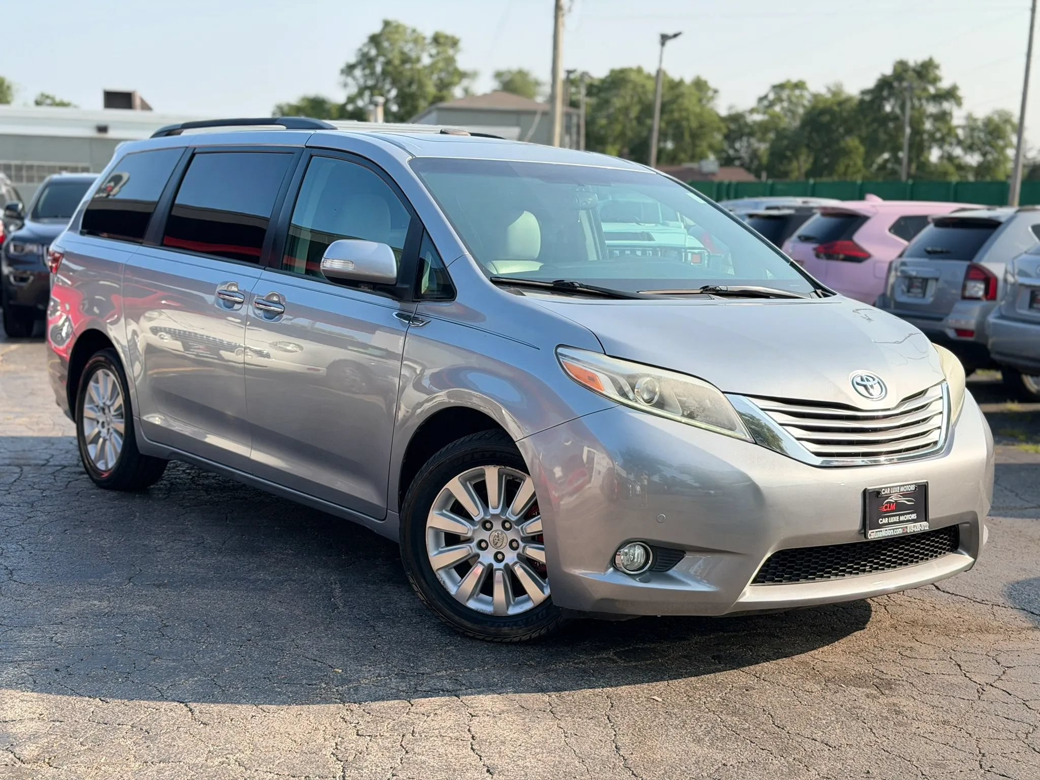 Used 2015 Toyota Sienna AWD image 3