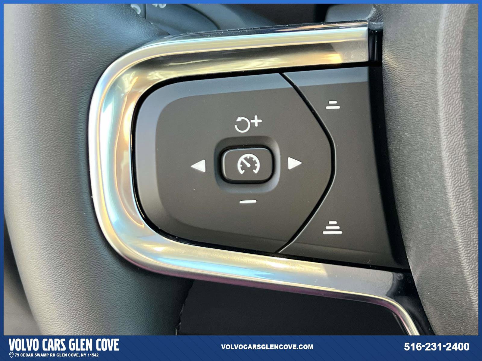 Used 2025 Volvo XC40 B5 Ultra w/ Protection Package Premier image 21