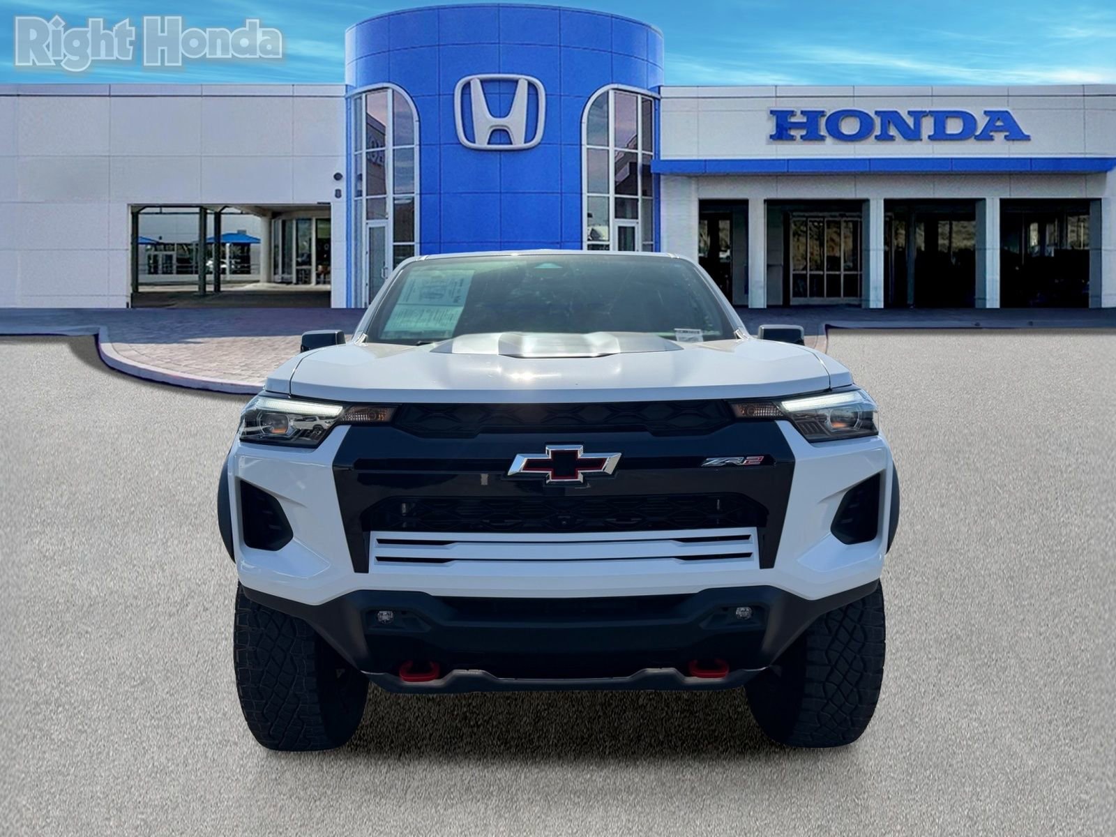 Used 2024 Chevrolet Colorado ZR2 w/ Technology Package AWD/4WD image 10
