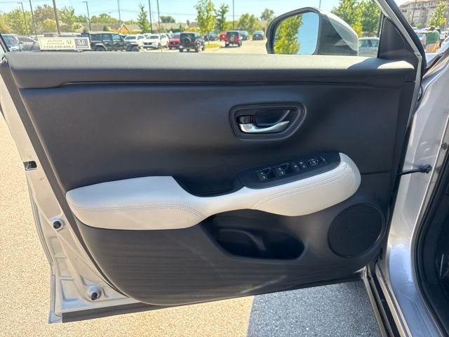 New 2026 Honda HR-V LX image 9