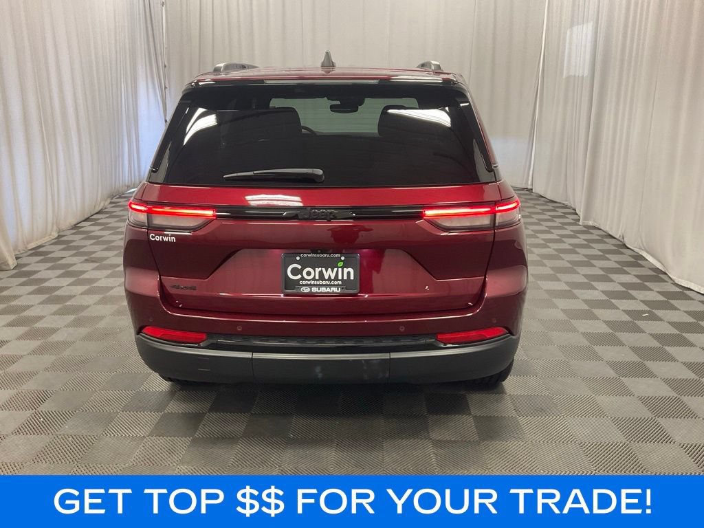 Used 2024 Jeep Grand Cherokee Altitude AWD/4WD image 3