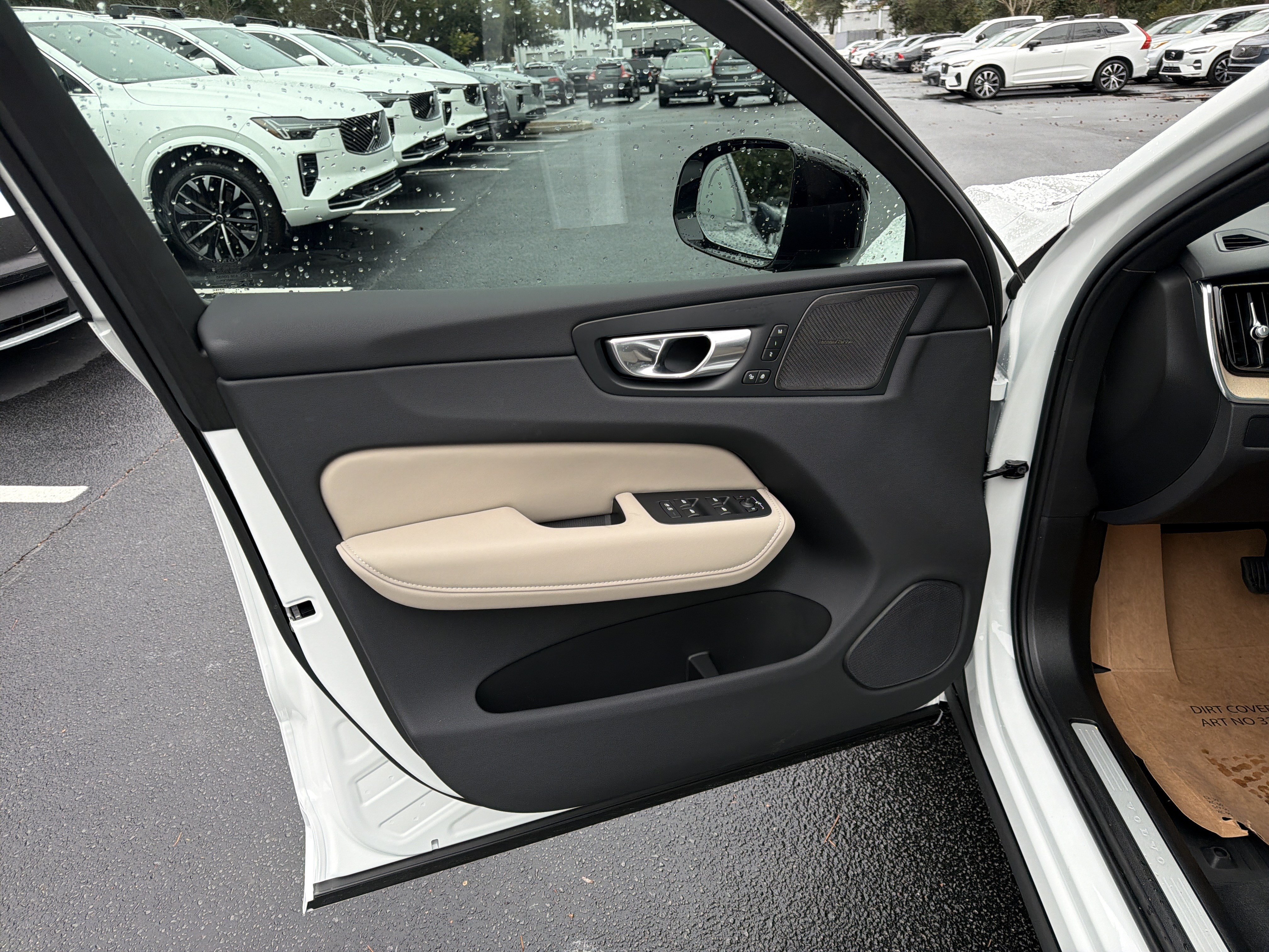 Used 2026 Volvo XC60 B5 Plus w/ Protection Package Premier AWD/4WD image 14