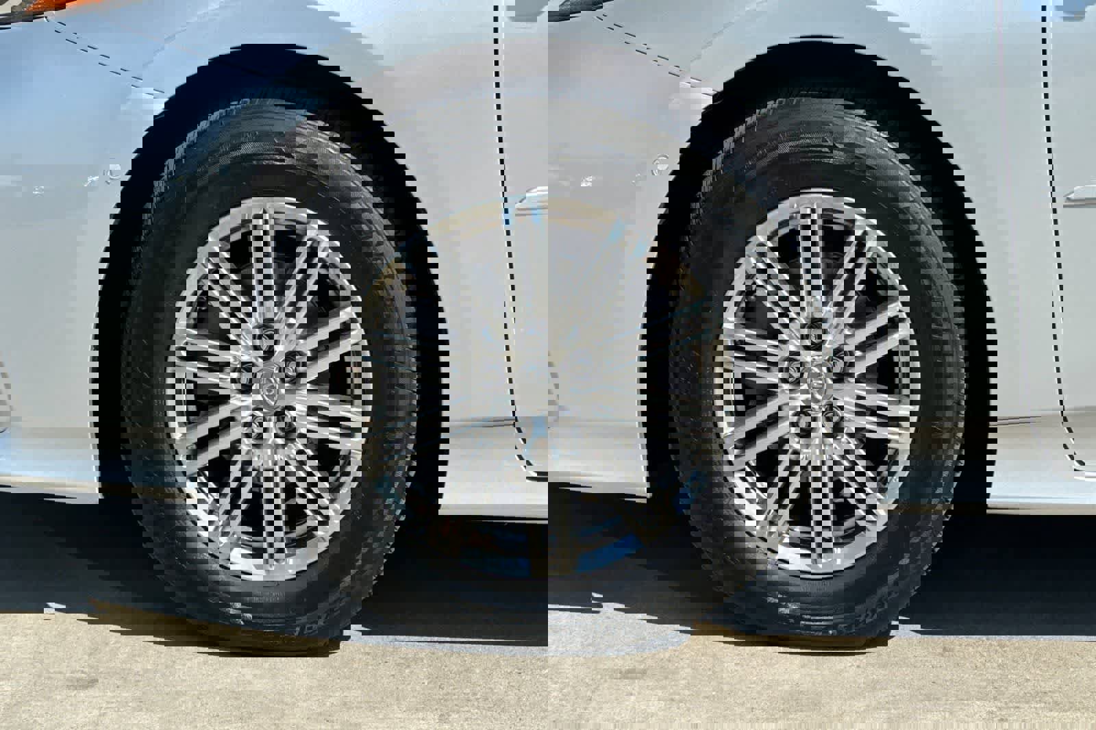 Used 2019 Toyota Prius Prime Advanced w/ Carpet Mat Package image 35