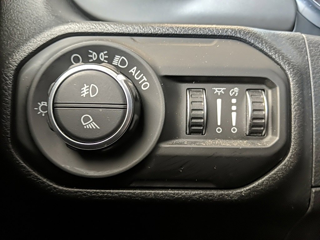 Used 2021 Jeep Gladiator Sport image 23