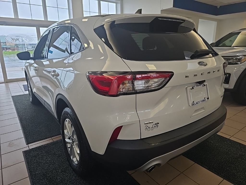 Used 2022 Ford Escape SE w/ Convenience Package AWD/4WD image 4