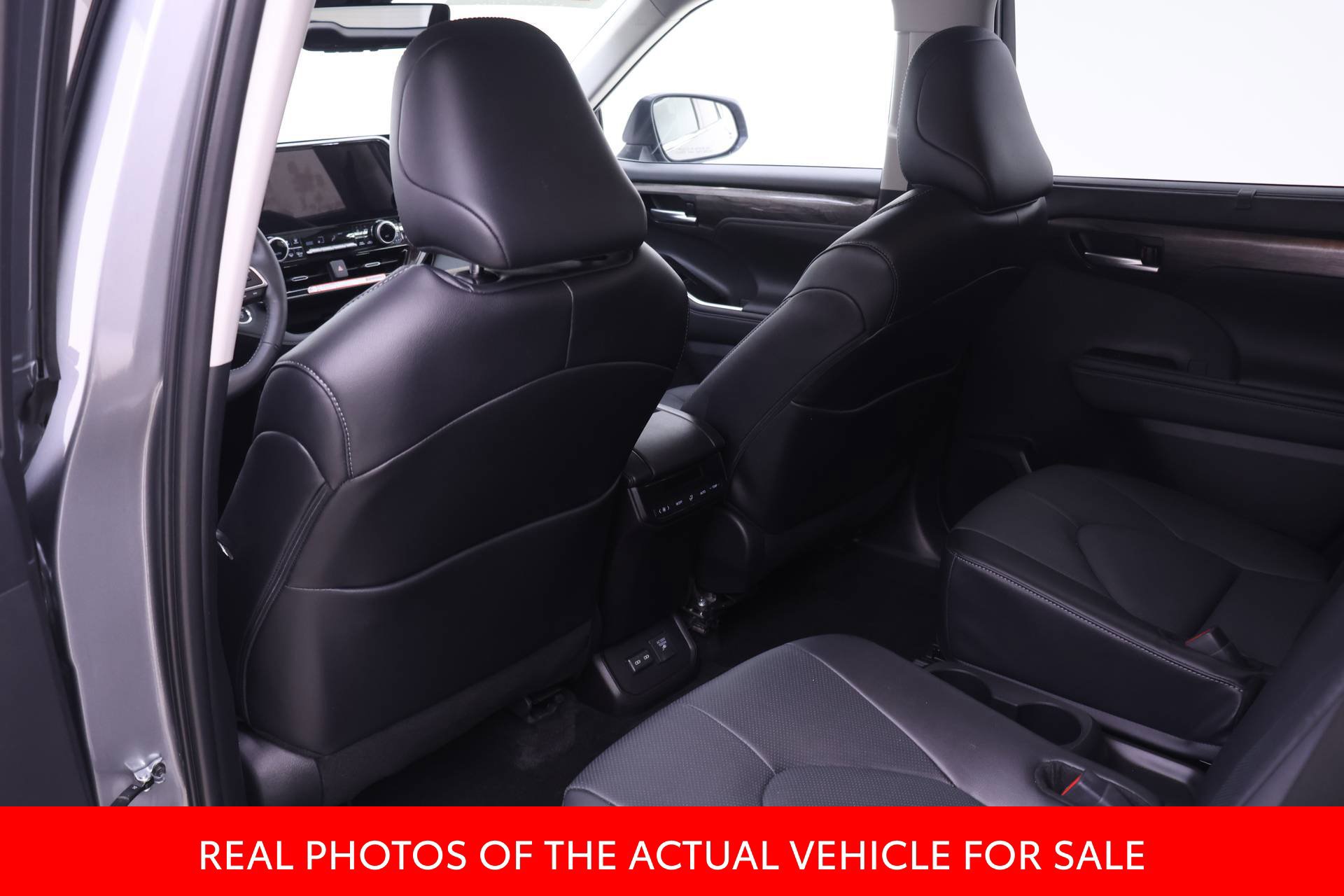 Certified 2025 Toyota Highlander Limited AWD/4WD image 10