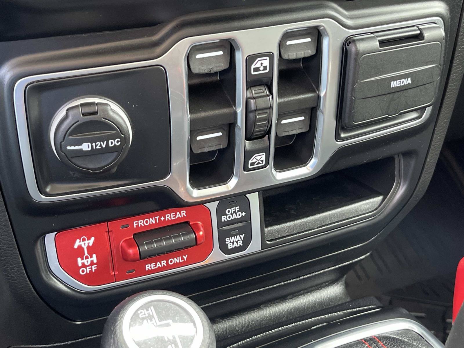 Used 2021 Jeep Gladiator Rubicon AWD/4WD image 24
