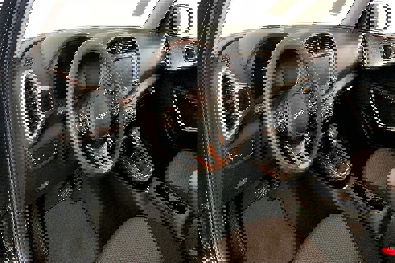 Certified 2025 Kia Soul LX image 14