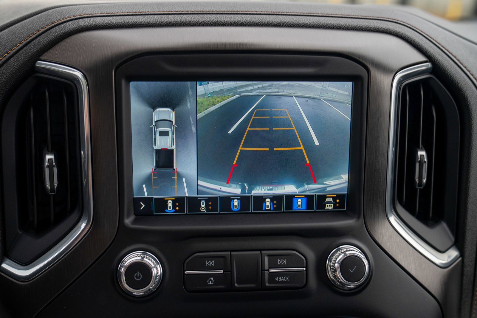 Used 2021 GMC Sierra 1500 AT4 w/ AT4 Premium Package image 18