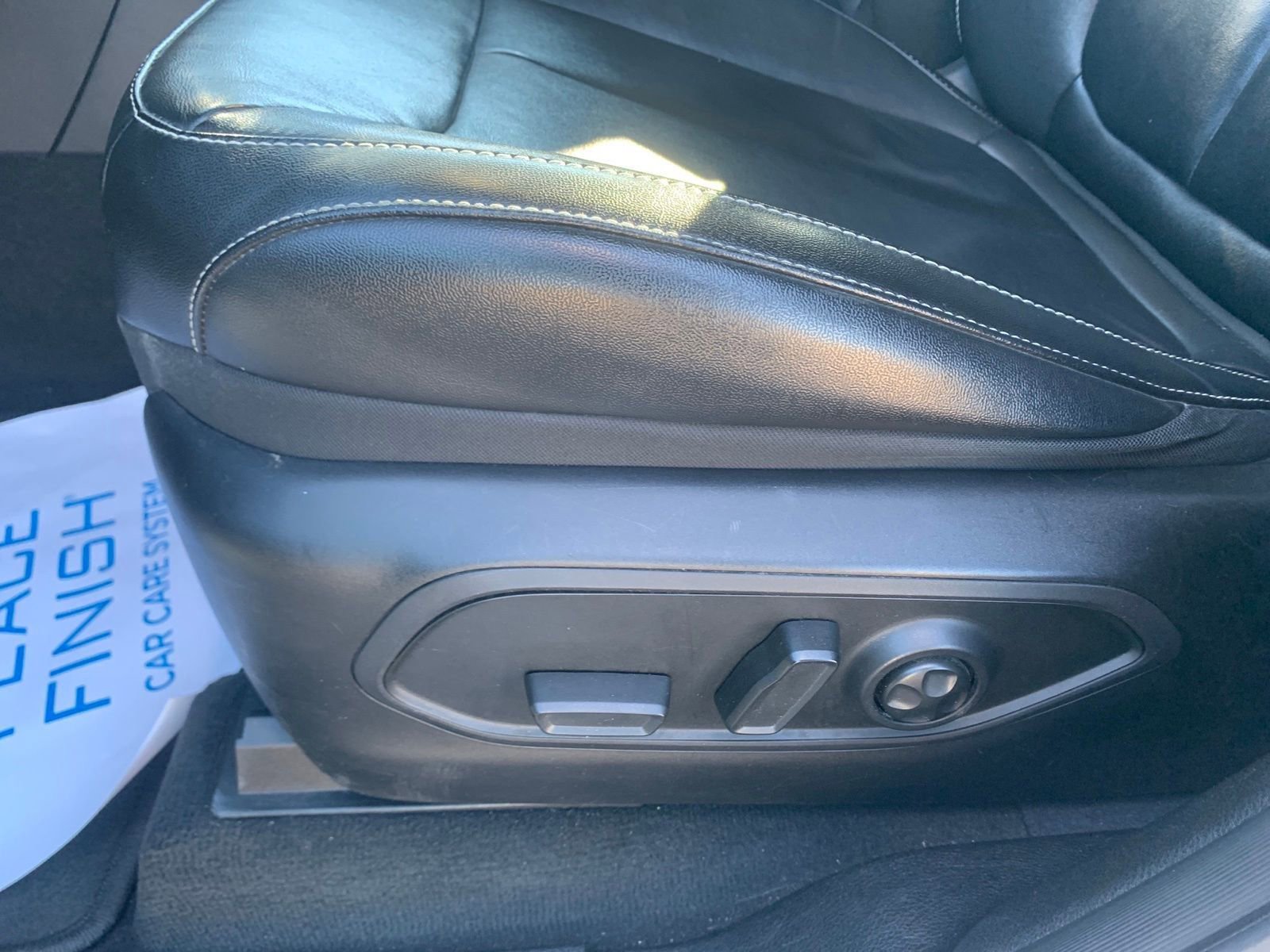 Used 2023 Jeep Grand Cherokee Limited image 14