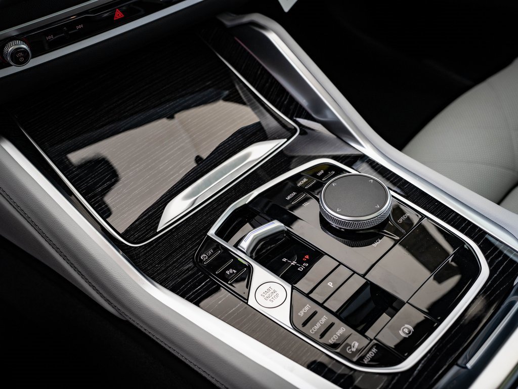 New 2026 BMW X6 xDrive40i w/ Climate Comfort Package image 30