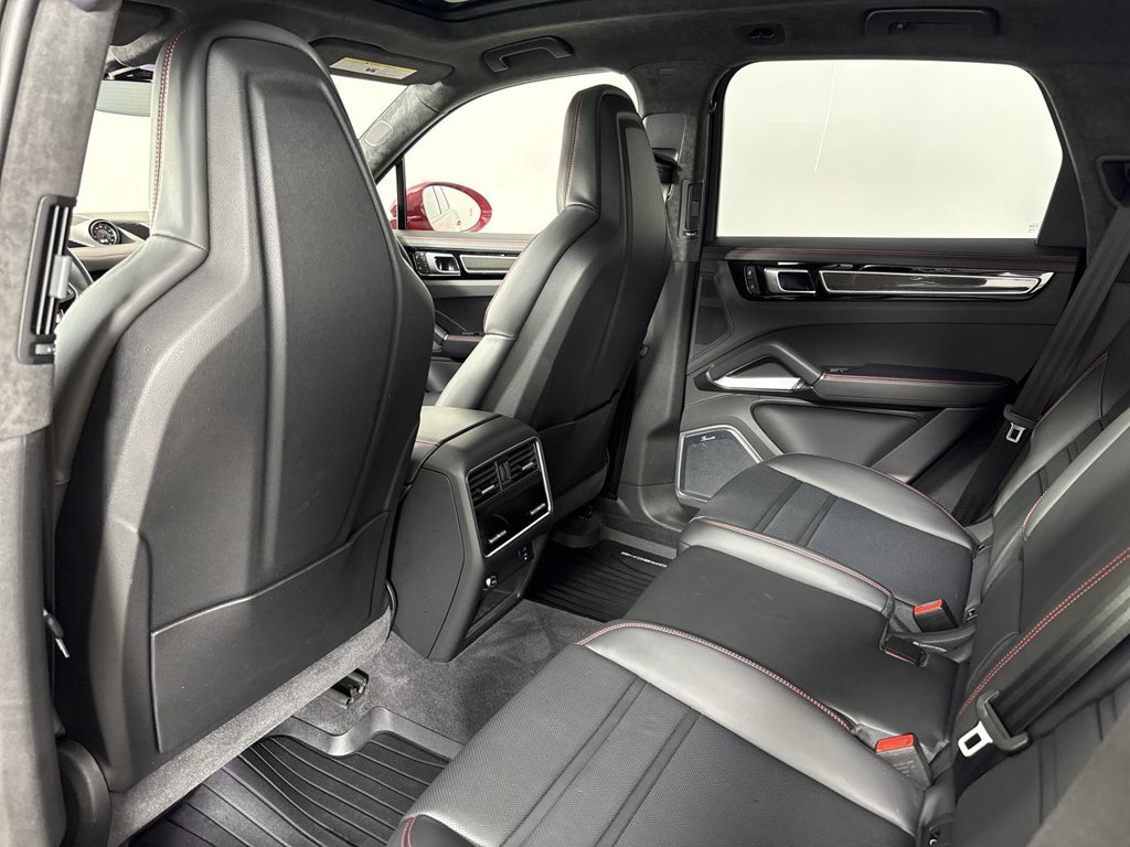 Certified 2023 Porsche Cayenne Turbo AWD/4WD image 26