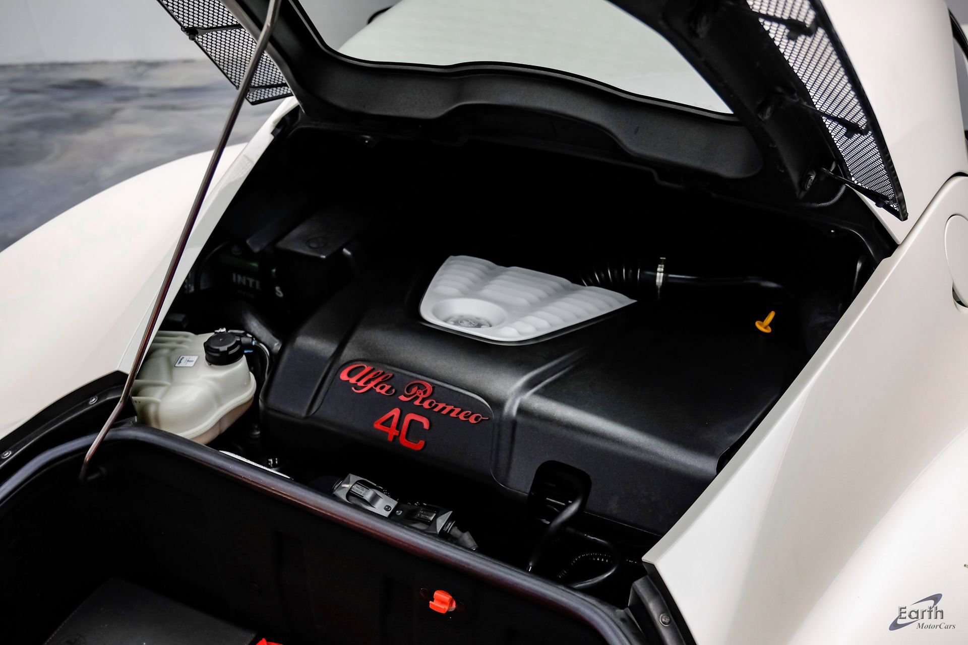 Used 2015 Alfa Romeo 4C Coupe w/ Leather Interior Group RWD image 78
