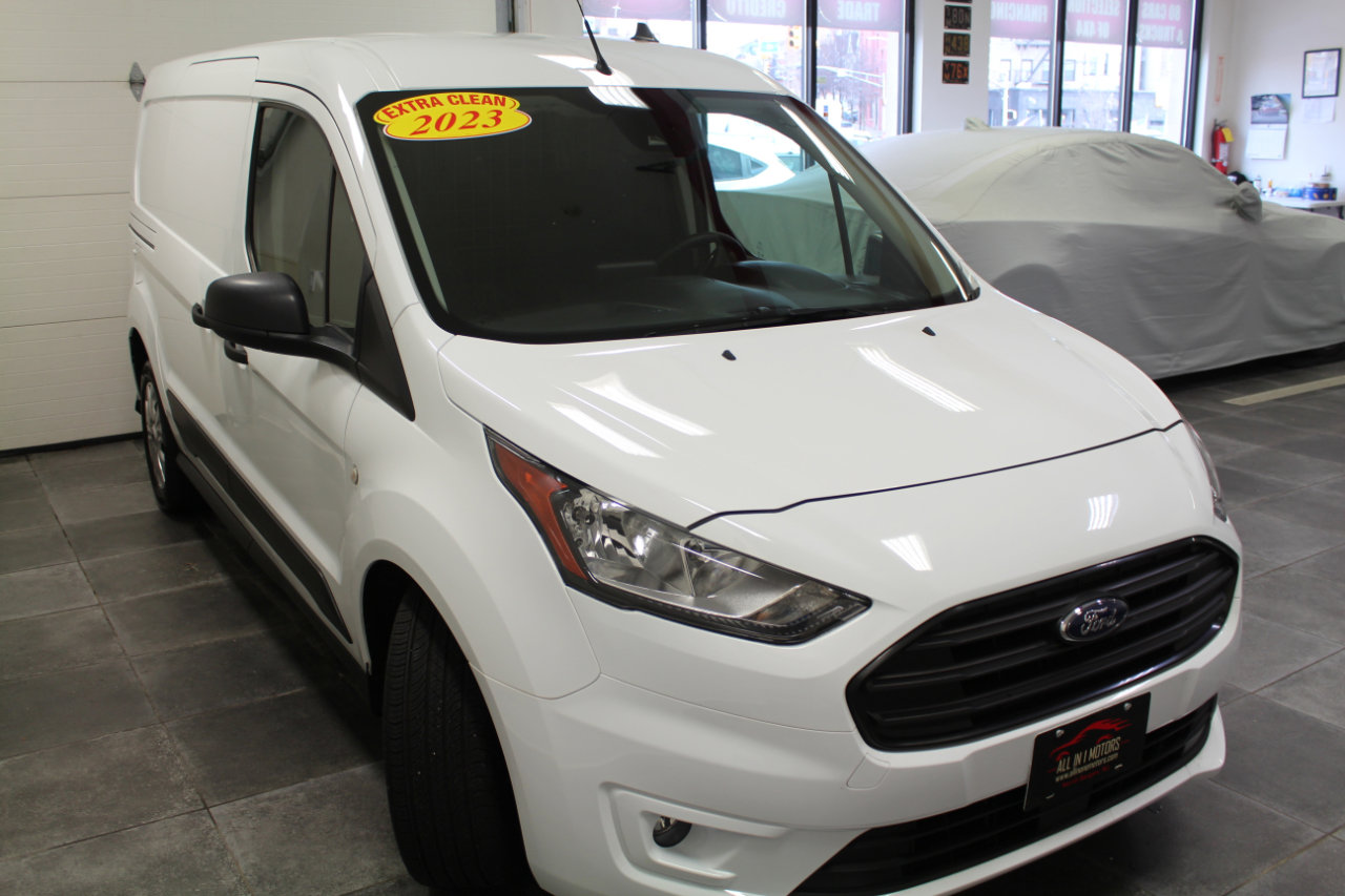 Used 2023 Ford Transit Connect XLT image 3