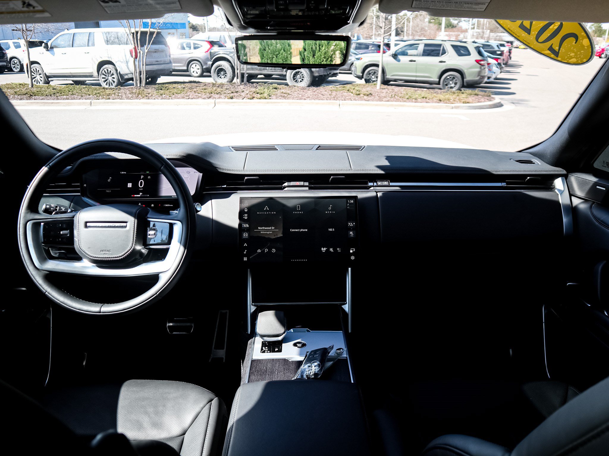 Used 2025 Land Rover Range Rover SE AWD/4WD image 29