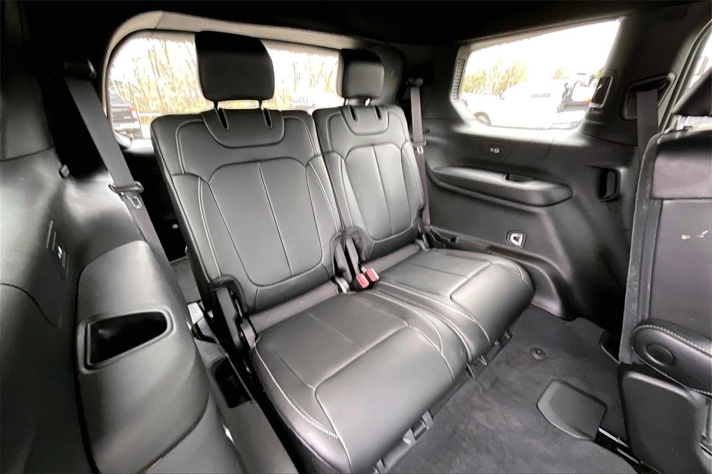 Used 2024 Jeep Grand Cherokee L Limited image 28