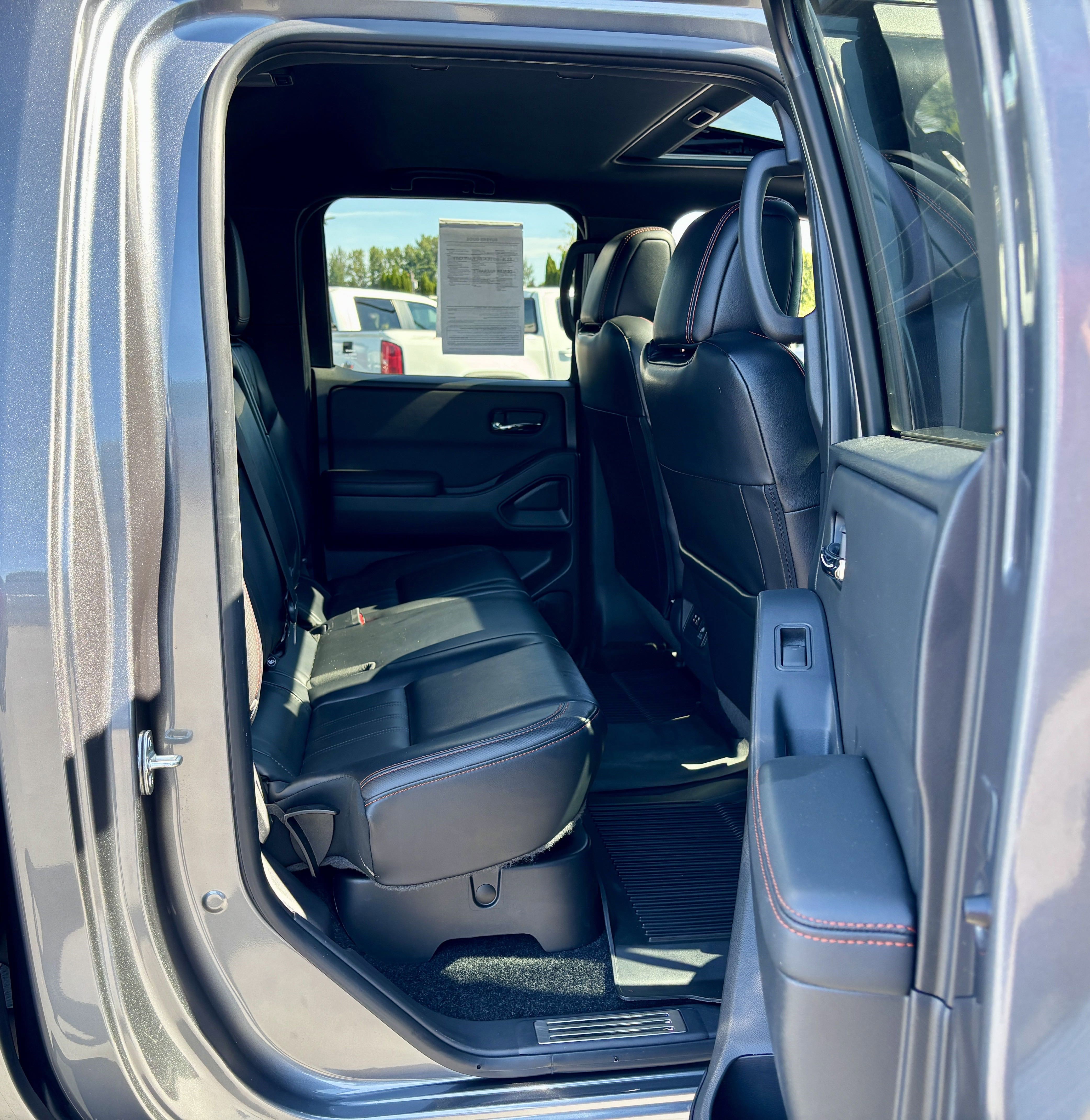 Used 2023 Nissan Frontier PRO-4X w/ Pro-4X Premium Package image 13