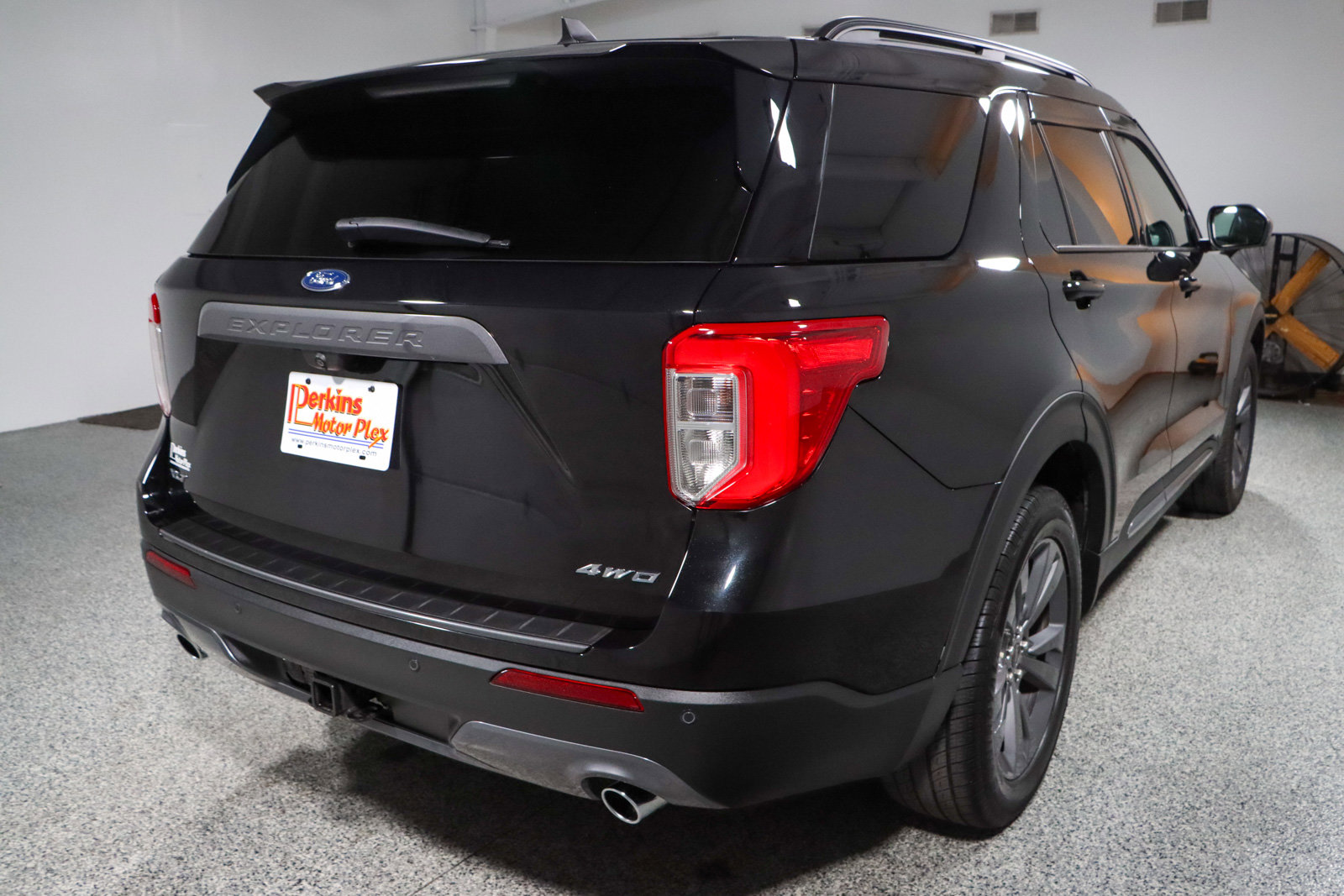 Used 2022 Ford Explorer XLT w/ XLT Sport Appearance Package image 7