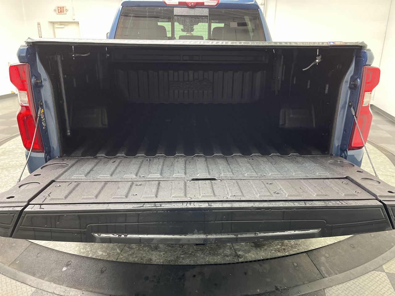 Certified 2024 Chevrolet Silverado 1500 High Country w/ Technology Package image 35