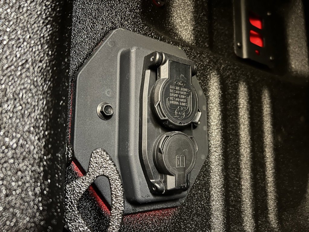 New 2025 Ford F350 XLT w/ 360-Degree Camera Package image 32