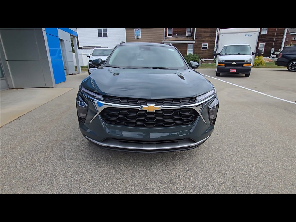 New 2026 Chevrolet Trax LT w/ LT Convenience Package image 3
