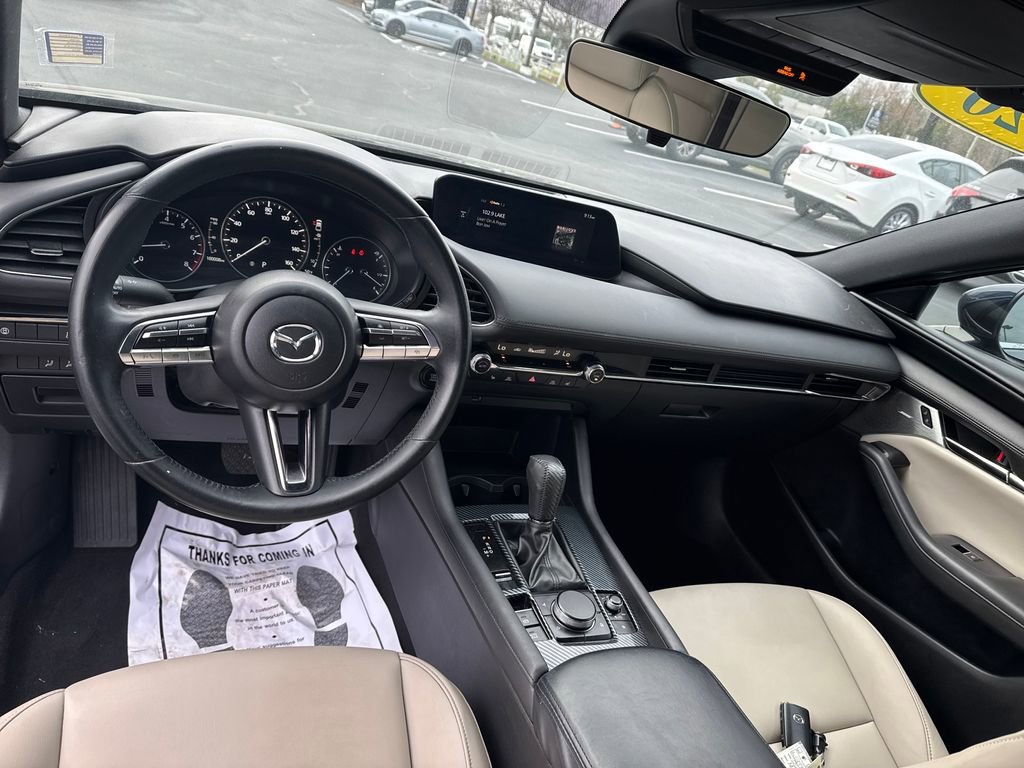 Used 2020 MAZDA MAZDA3 Hatchback w/ Preferred Package image 16