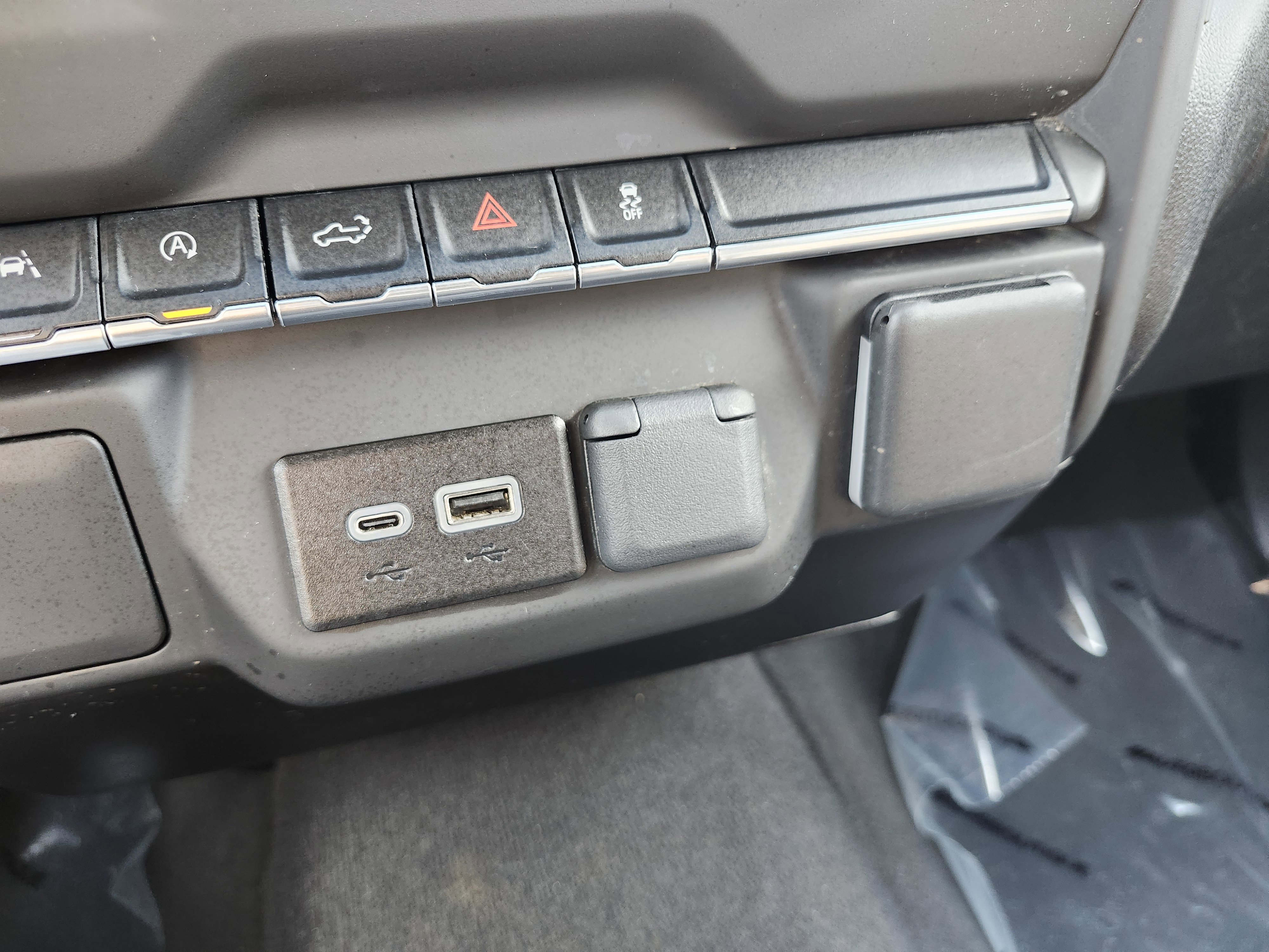 Used 2024 GMC Sierra 1500 Pro w/ Pro Value Package AWD/4WD image 8