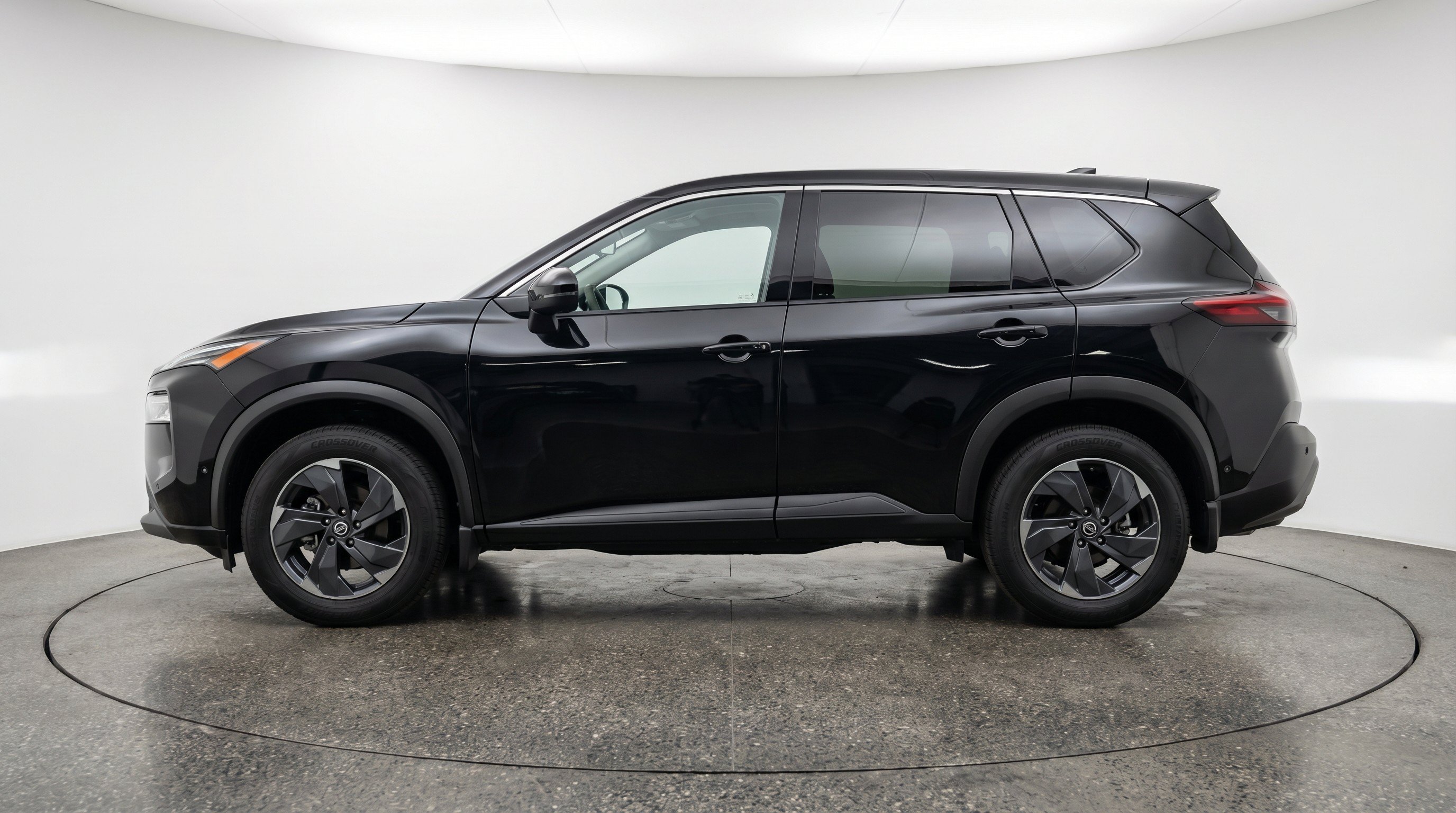 Used 2025 Nissan Rogue SV FWD image 5