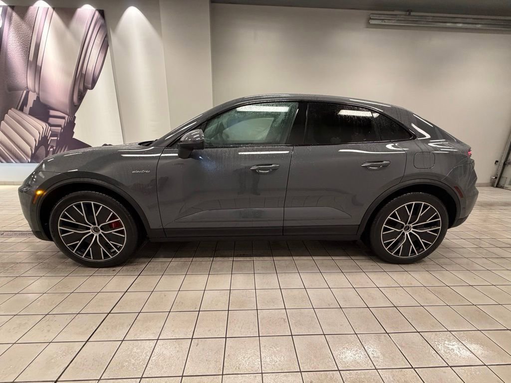 New 2025 Porsche Macan 4S Electric AWD/4WD image 2