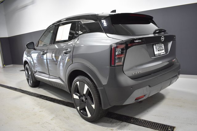 Certified 2025 Nissan Kicks SR image 3