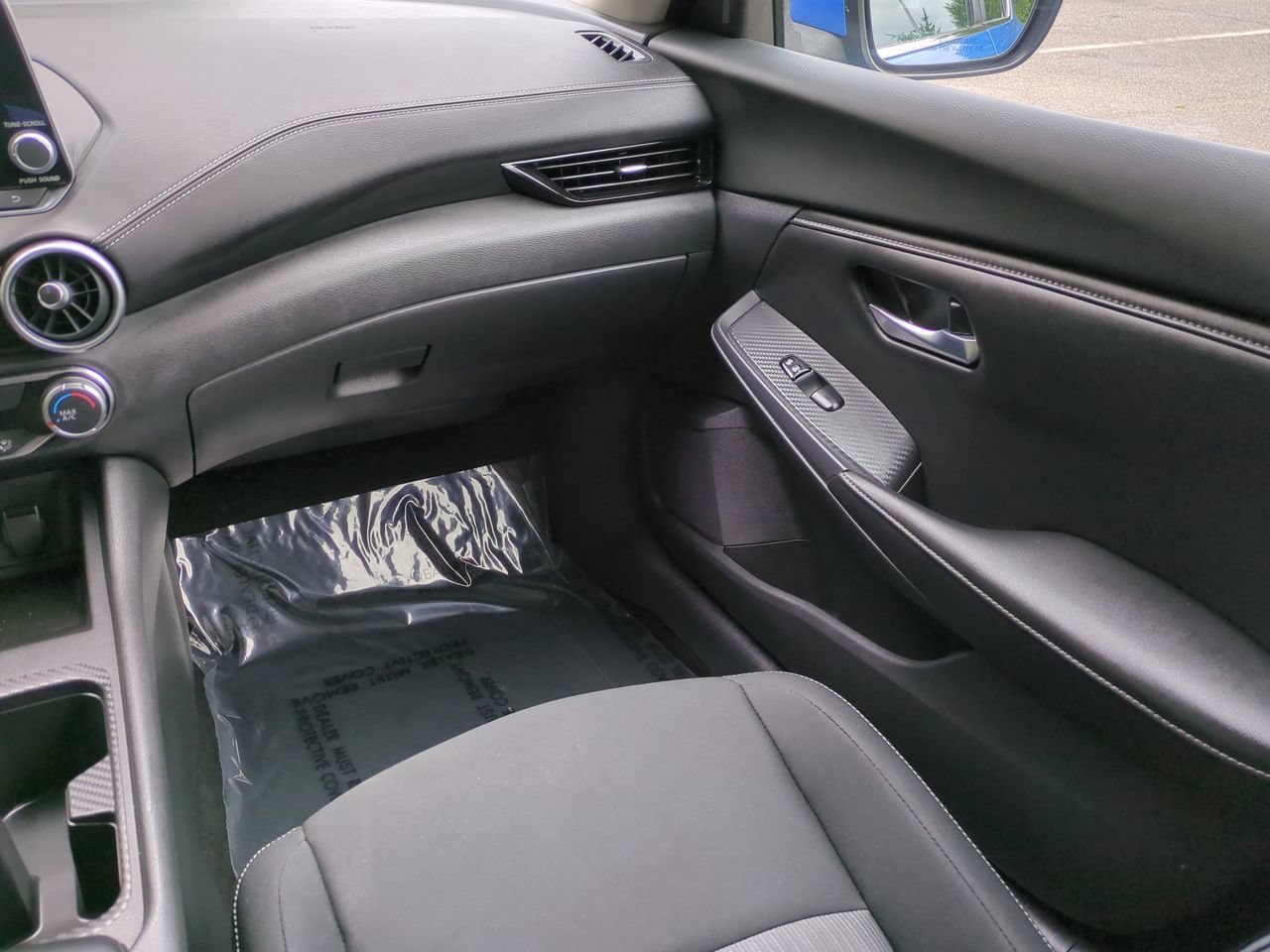 Used 2025 Nissan Sentra SV FWD image 16