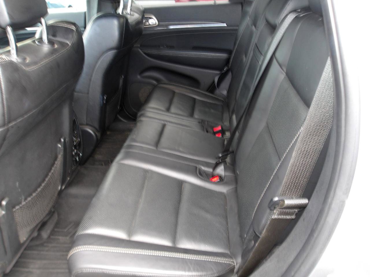 Used 2017 Jeep Grand Cherokee Limited w/ Luxury Group II image 9