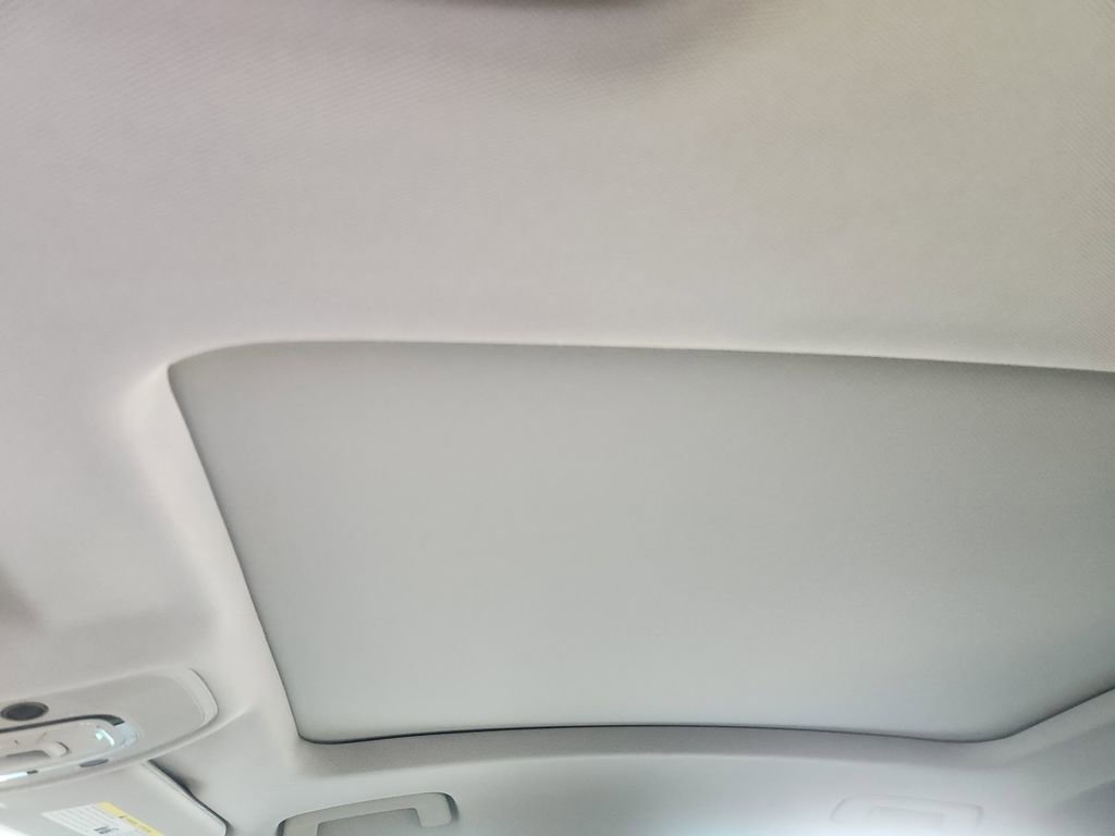 Used 2021 Audi e-tron Premium Plus w/ Premium Plus Package image 26