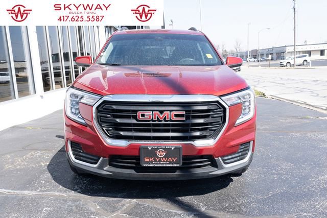 Used 2023 GMC Terrain SLE w/ Driver Convenience Package image 6