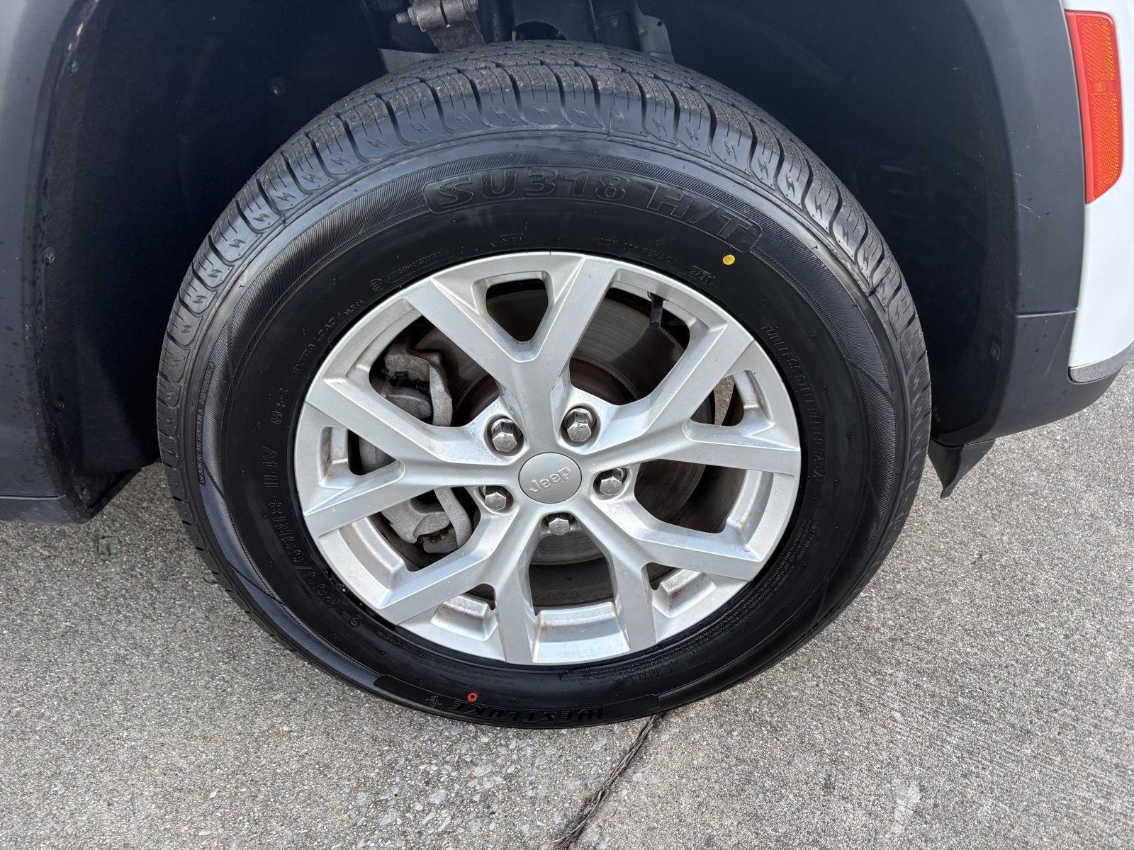 Used 2023 Jeep Grand Cherokee L Limited image 30