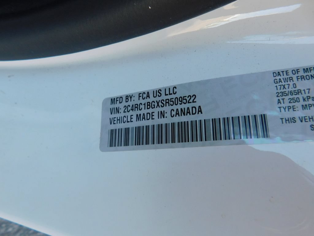 Used 2025 Chrysler Pacifica Select FWD image 11