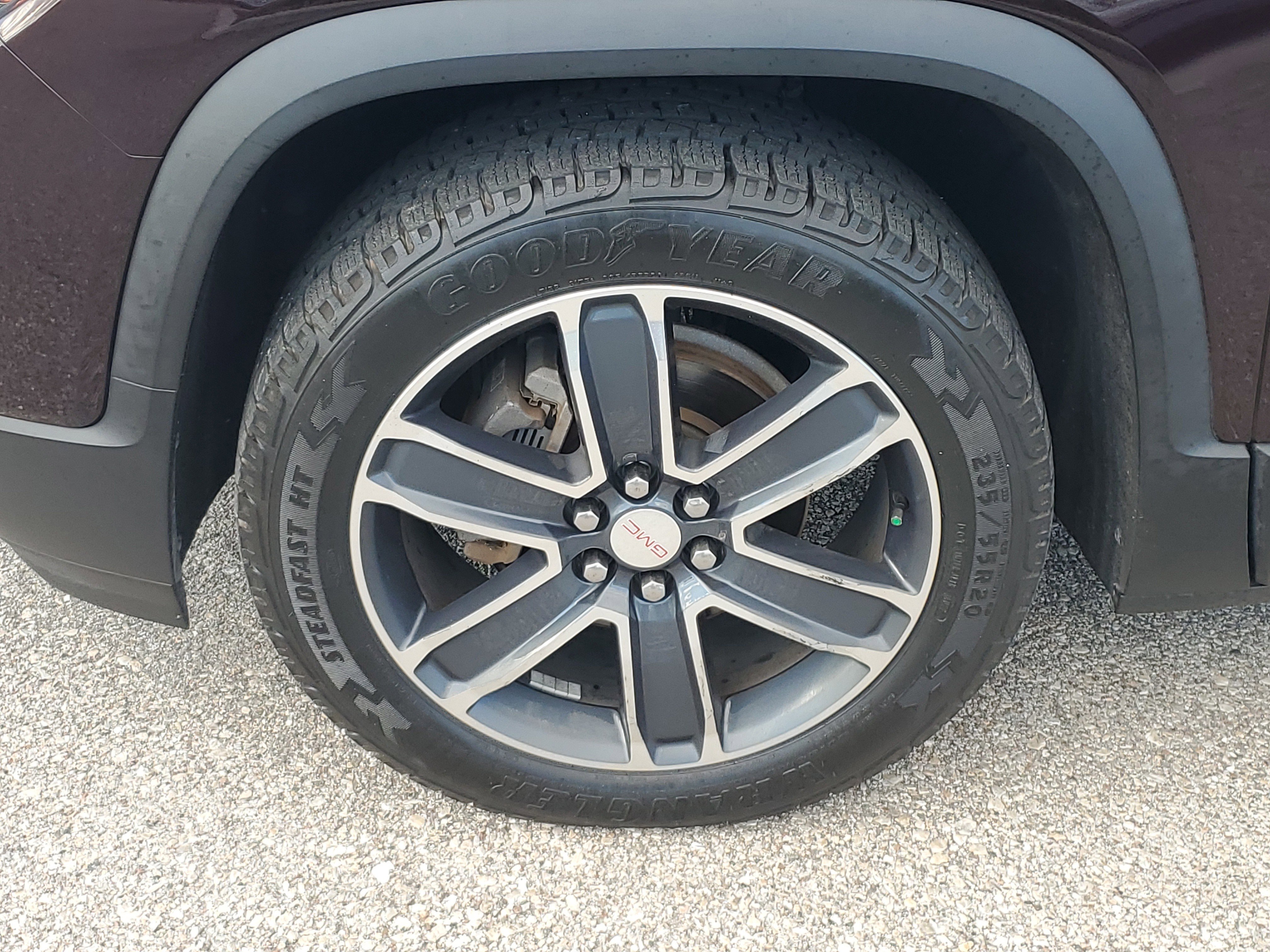 Used 2020 GMC Acadia SLT w/ Driver Alert Package II image 9