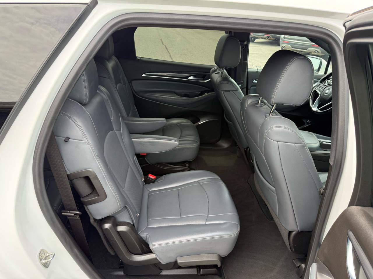 Used 2022 Buick Enclave Premium AWD/4WD image 21